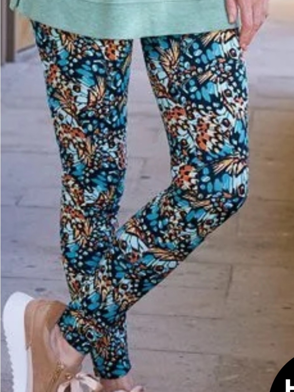 Soft Surroundings Petite Butterfly Printed Leggings